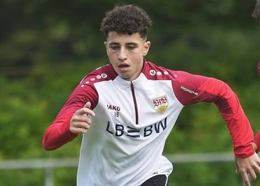 سوء حظ يواجه موهبة الأهلي في ألمانيا| إصابة بلال عطية بكسر خلال مرانه الأول مع هانوفر