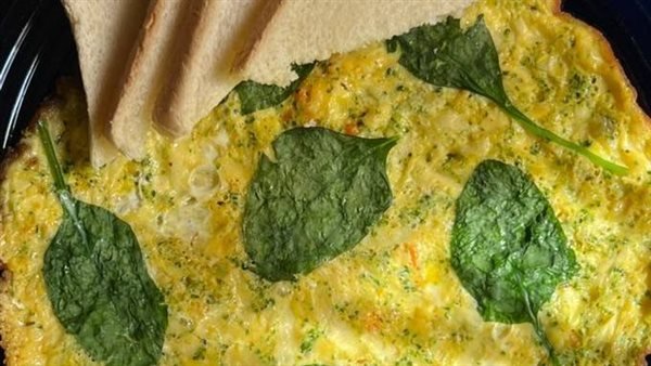 أومليت البروكلي.. وصفة سهلة وصحية لوجبة غنية بالفيتامينات