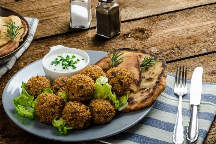 الفلافل المصرية: خطوات تحضيرها المنزلية بأسلوب سهل ولذيذ