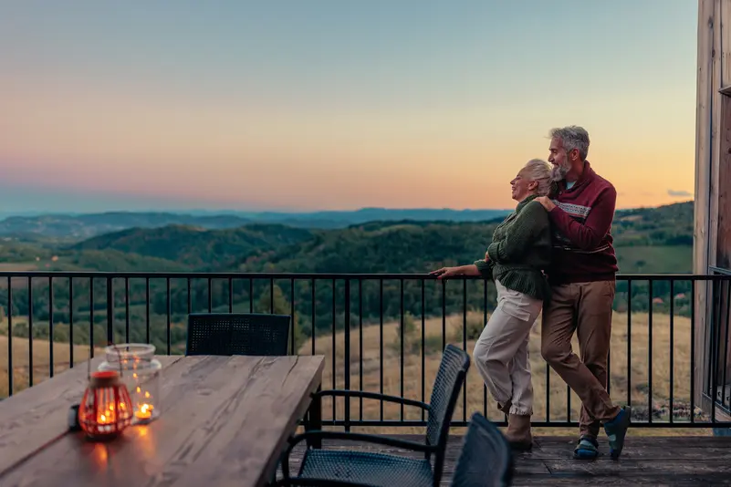 دراسة جديدة تكشف قفزات بيولوجية مفاجئة في مسار الشيخوخة