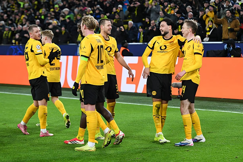 بوروسيا دورتموند يتفوق على أتالانتا بثنائية نظيفة ويقترب من ثمن نهائي دوري أبطال أوروبا
