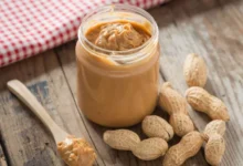 زبدة الفول السوداني: الطاقة المستدامة بدل الدفعة السريعة للسكر