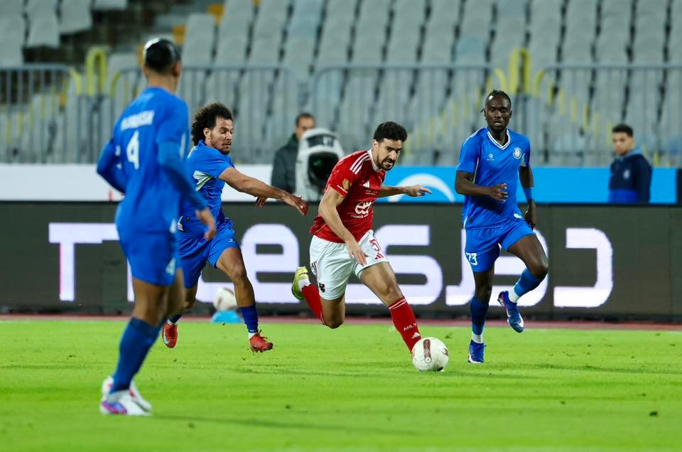 الأهلي يهزم سموحة بهدف مروان عثمان ويعتلي صدارة الدوري المصري مؤقتا