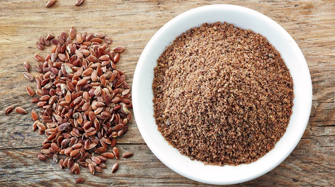 بذور الكتان.. غذاء صغير يقدّم فوائد صحية كبيرة للقلب والهضم وضبط السكر