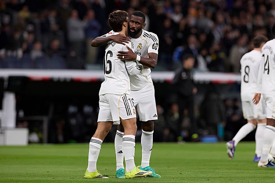 يوفنتوس يخطط للتعاقد مع أنطونيو روديجر في صفقة انتقال حر