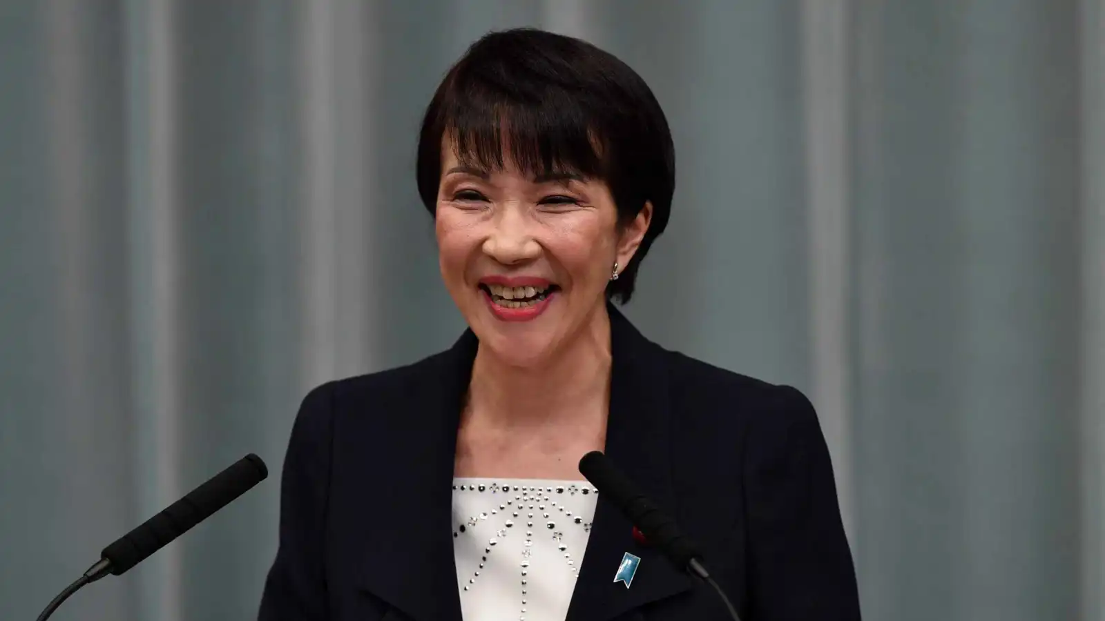 تاكايتشي تتعهد بإصلاح الاستراتيجية الدفاعية في مواجهة الصين