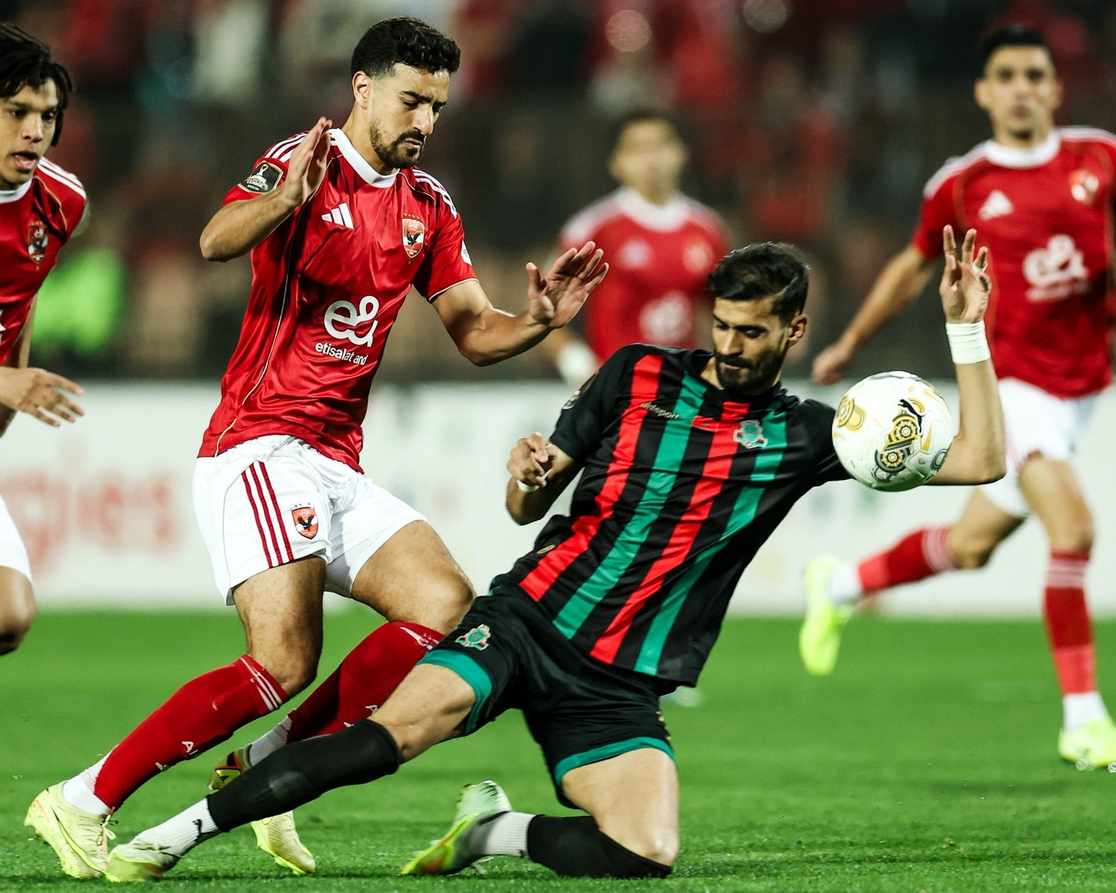 الأهلي المصري والجيش الملكي المغربي إلى ربع نهائي دوري أبطال أفريقيا بعد تعادل سلبي مثير