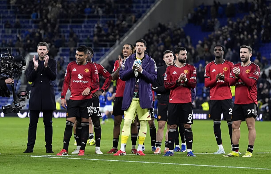 مانشستر يونايتد يتجاوز إيفرتون بهدف سيسكو ويقتحم المربع الذهبي للدوري الإنجليزي