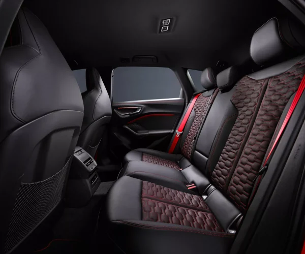 أودي تستعد لإطلاق طراز RS5 الجديد بنظام هجين قابل للشحن