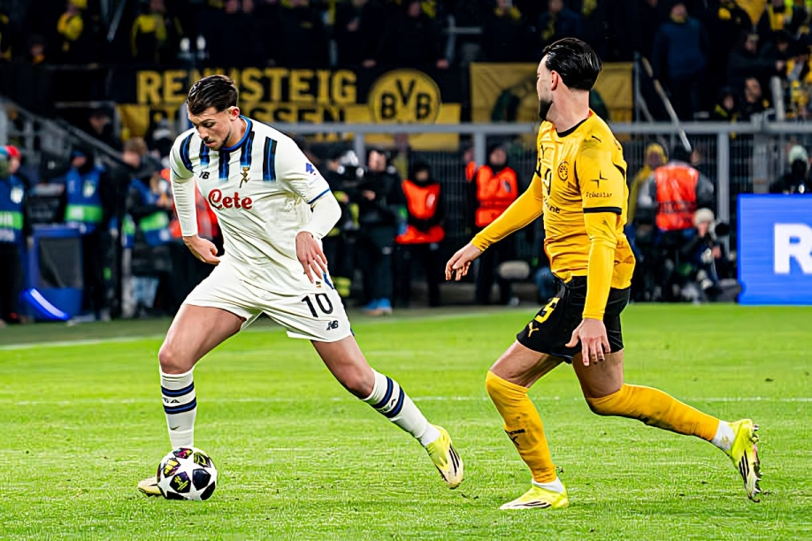 بوروسيا دورتموند يتفوق على أتالانتا بثنائية نظيفة ويقترب من ثمن نهائي دوري أبطال أوروبا