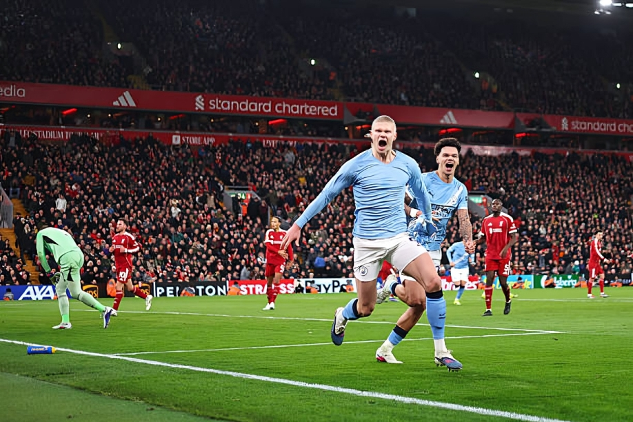 مانشستر سيتي يقلب الطاولة على ليفربول في قمة أنفيلد بمشاركة مصرية لصلاح ومرموش