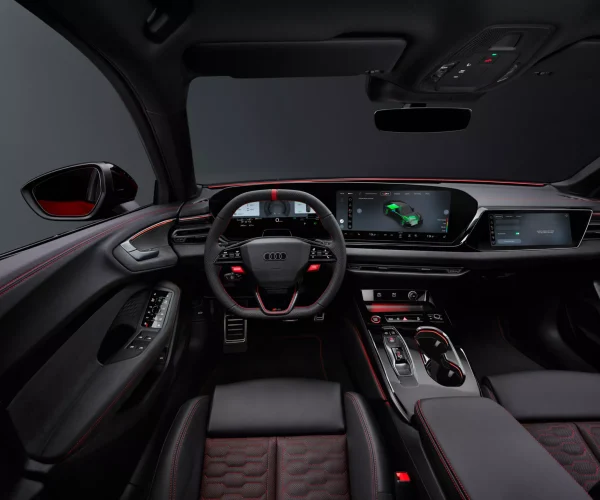 أودي تستعد لإطلاق طراز RS5 الجديد بنظام هجين قابل للشحن