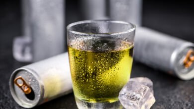 مشروبات الطاقة تحت المجهر.. هل تهدد صحة الكبد؟