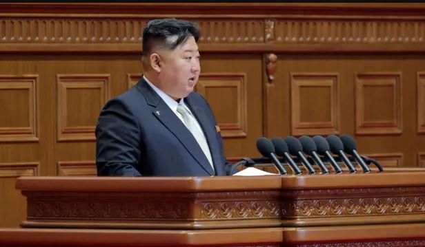 زعيم كوريا الشمالية كيم جونغ أون