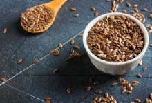 بذور الكتان.. غذاء صغير يقدّم فوائد صحية كبيرة للقلب والهضم وضبط السكر