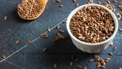 بذور الكتان.. غذاء صغير يقدّم فوائد صحية كبيرة للقلب والهضم وضبط السكر