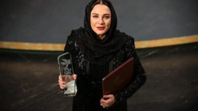 سلاف فواخرجي توضح سبب ارتداء الحجاب في طهران وتؤكد: الاحترام لا يناقض الحرية