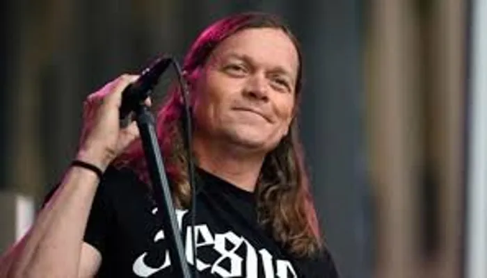 حزن في عالم الروك: 3 Doors Down تعلن رحيل براد أرنولد عن 47 عامًا