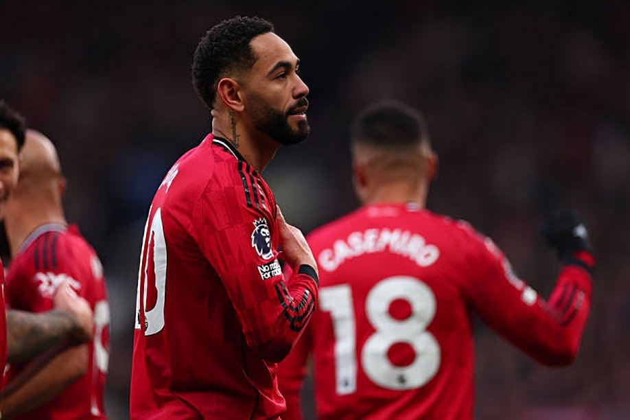 مانشستر يونايتد يحسم مواجهة فولهام المثيرة بهدف قاتل ويقتحم المربع الذهبي للدوري الإنجليزي