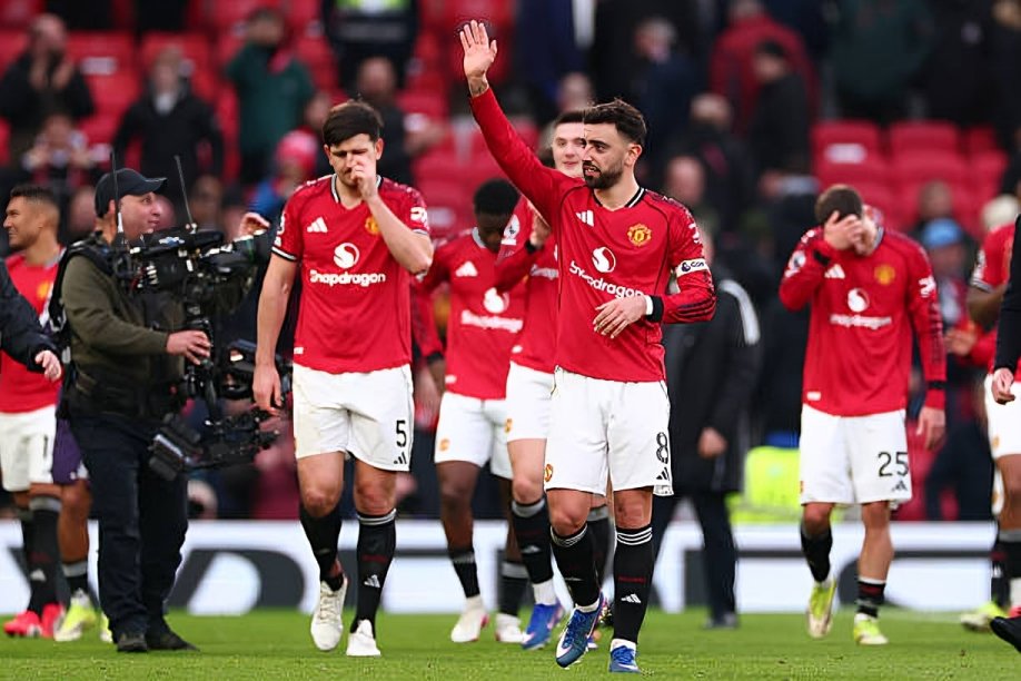 مانشستر يونايتد يحسم مواجهة فولهام المثيرة بهدف قاتل ويقتحم المربع الذهبي للدوري الإنجليزي