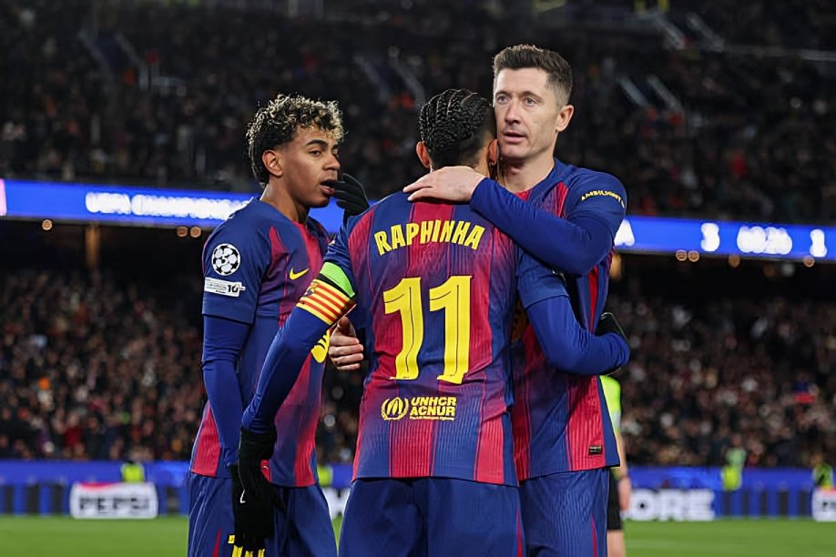 إصابة عضلية تبعد رافينيا عن مواجهة ألباسيتي وهانزي فليك يبدي استياءه من تكرار الغيابات