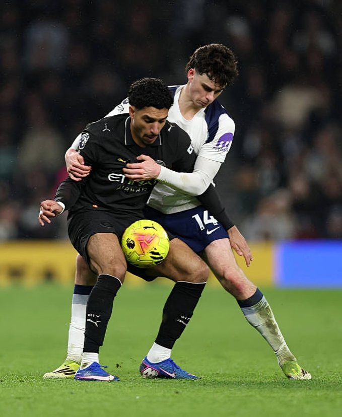 توتنهام يفرض التعادل على مانشستر سيتي في قمة مثيرة بالدوري الإنجليزي