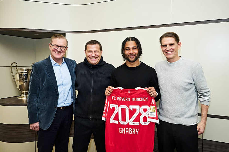 بايرن ميونخ يحصن مستقبله الهجومي بتجديد عقد سيرجي جنابري ومفاوضات متقدمة مع أوباميكانو