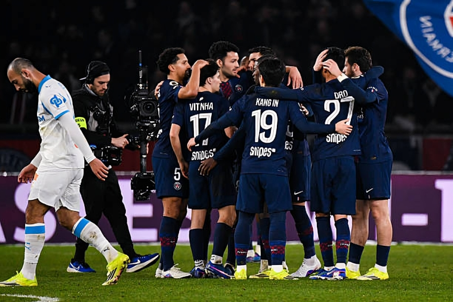 باريس سان جيرمان يحسم كلاسيكو فرنسا بخماسية نظيفة في شباك مارسيليا ويعزز صدارته للدوري