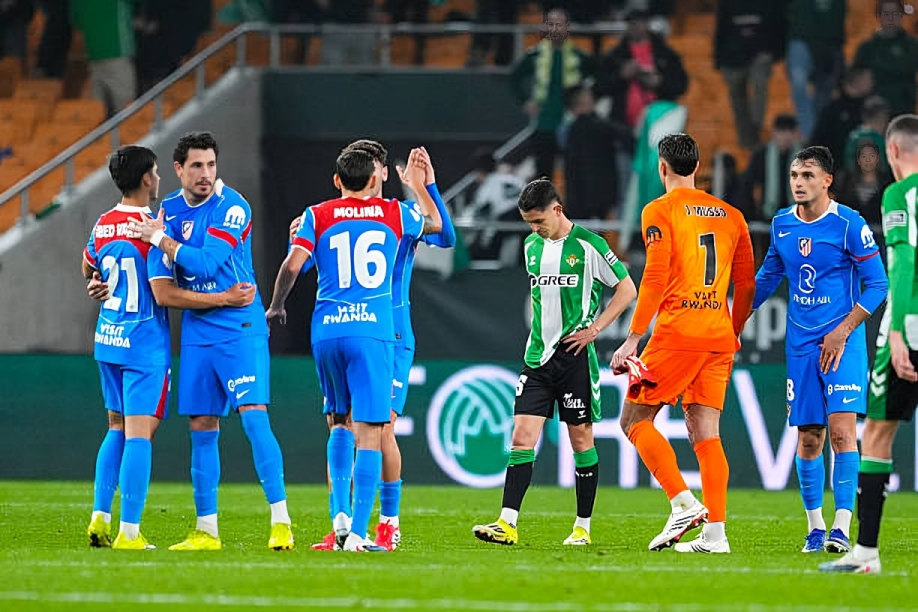 أتلتيكو مدريد يقسو على ريال بيتيس بخماسية نظيفة ويحجز المقعد الأخير في نصف نهائي كأس ملك إسبانيا