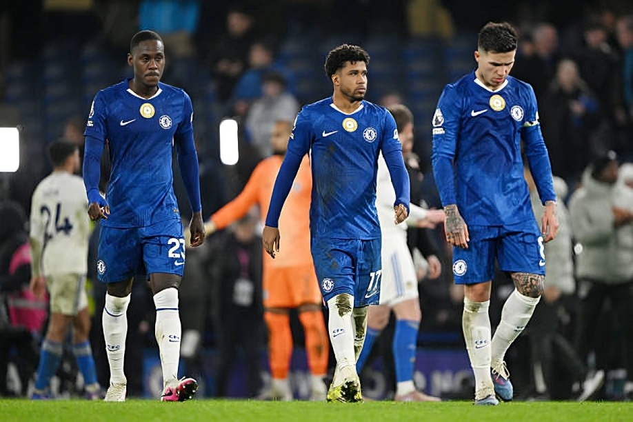 ليدز يونايتد يفرض التعادل على تشيلسي في ملعب ستامفورد بريدج ويحرمه من فوز ثمين