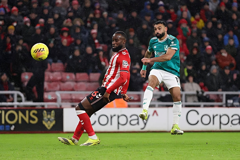 محمد صلاح يقود ليفربول للفوز على سندرلاند في الدوري الإنجليزي