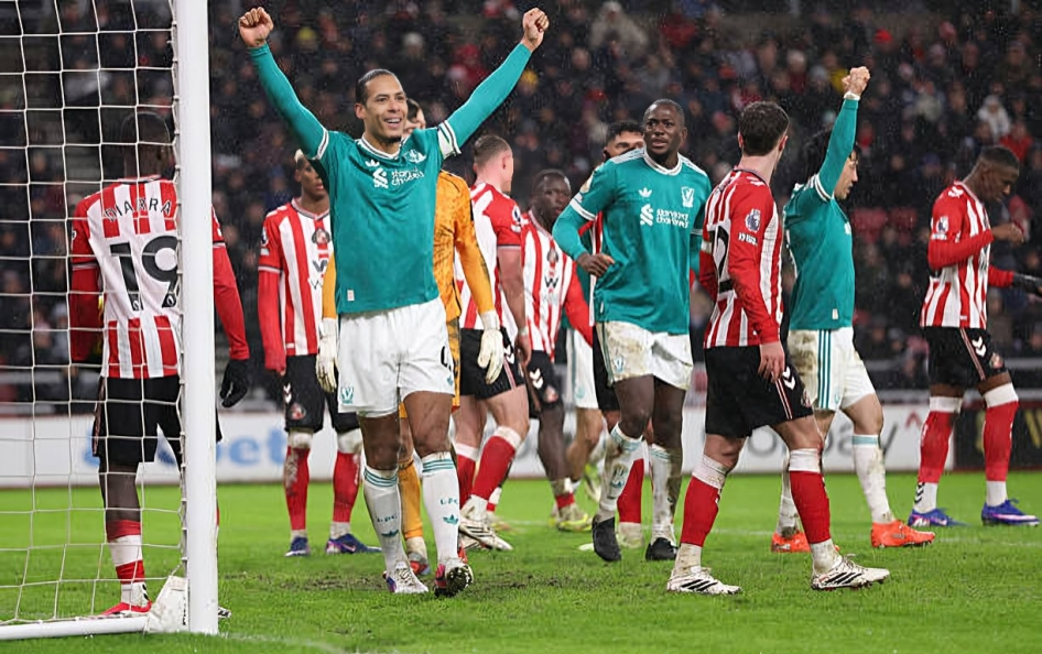 محمد صلاح يقود ليفربول للفوز على سندرلاند في الدوري الإنجليزي