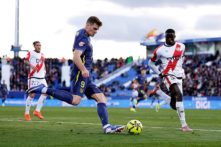 سقوط مدو لأتلتيكو مدريد أمام رايو فاليكانو بثلاثية نظيفة في الدوري الإسباني