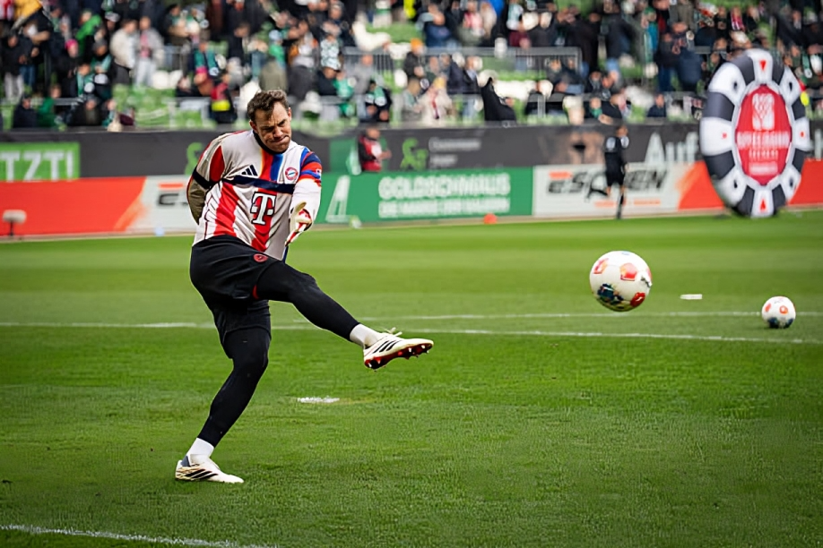 بايرن ميونخ يفقد خدمات قائده مانويل نوير بعد إصابة عضلية تبعده عن حماية العرين البافاري