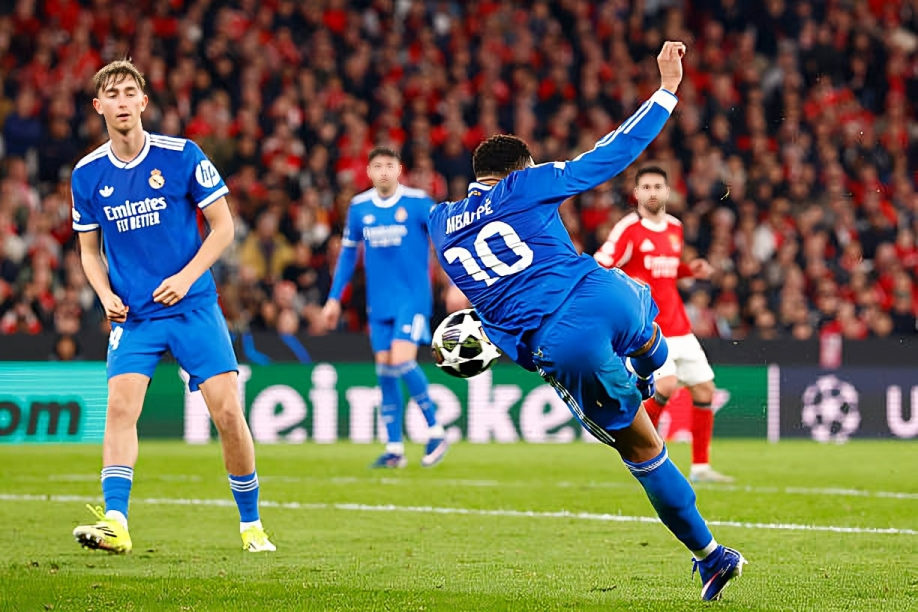 ريال مدريد يثأر من بنفيكا بهدف فينيسيوس في ليلة شابتها اتهامات بالعنصرية بدوري أبطال أوروبا