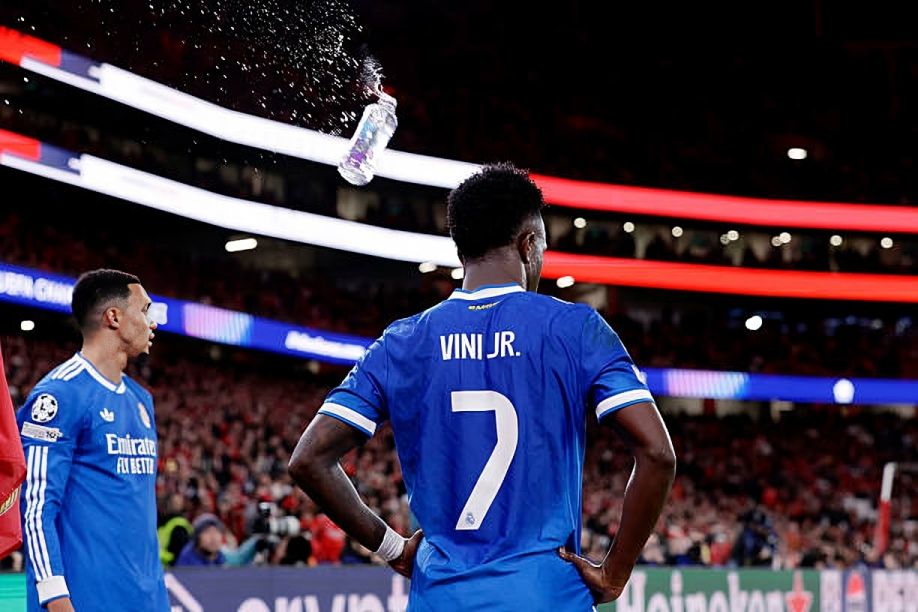 ريال مدريد يثأر من بنفيكا بهدف فينيسيوس في ليلة شابتها اتهامات بالعنصرية بدوري أبطال أوروبا