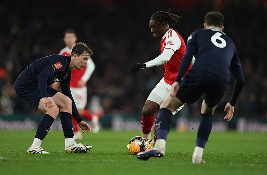 أرسنال يكتسح ويجان برباعية تاريخية ويواصل رحلة البحث عن المجد في كأس الاتحاد الإنجليزي