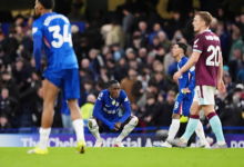 تشيلسي يتعادل مع بيرنلي ويفقد نقطتين في صراع المربع الذهبي