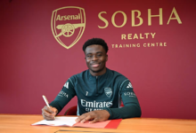 أرسنال يجدد عقد بوكايو ساكا لفترة طويلة