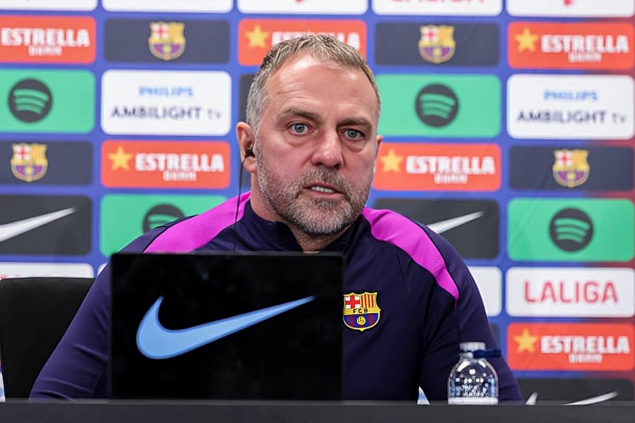 هانزي فليك يكشف خطة برشلونة للتعامل مع صيام لامين يامال ومواجهة ليفانتي