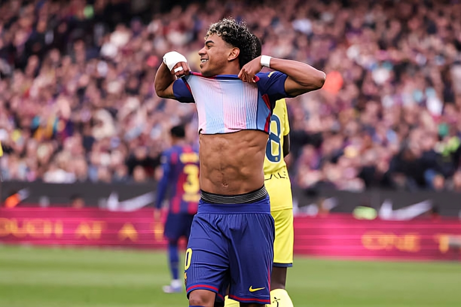 هاتريك لامين يامال يقود برشلونة لاكتساح فياريال برباعية في الدوري الإسباني