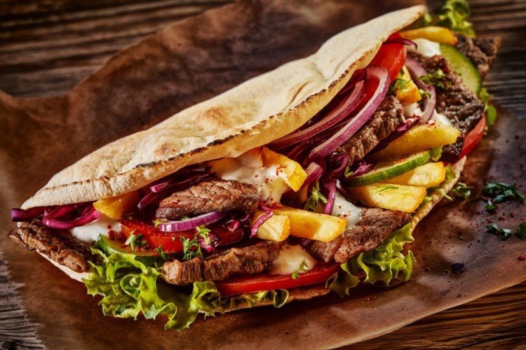 الكباب المشوي.. أسرار التحضير وأفضل الطرق للحصول على طعم لا يُقاوم