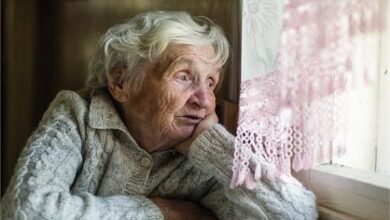 دراسة: التجارب السلبية في الشيخوخة قد تؤثر بعمق على صحة كبار السن