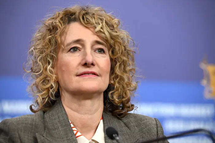 تضامن عالمي مع رئيسة مهرجان برلين قبل اجتماع حاسم لمجلس الإدارة