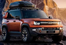 جيلي تطور سيارة دفع رباعي جديدة بتصميم مستوحى من طراز لاند روفر ديفندر