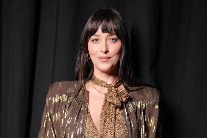 داكوتا جونسون تُرفض من دور بسبب “المصافحة”