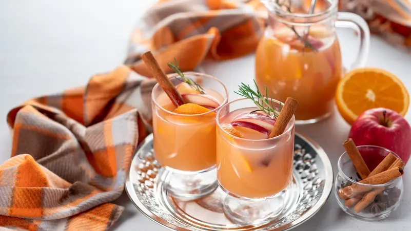 هل يساعد ماء التفاح المغلي على علاج الإمساك فعلًا؟