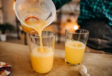 عصير البرتقال والأدوية.. فوائد صحية قد تُضعف فعالية العلاج