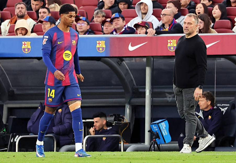 هانزي فليك يؤكد قدرة برشلونة على قلب الطاولة أمام أتلتيكو مدريد في كأس إسبانيا