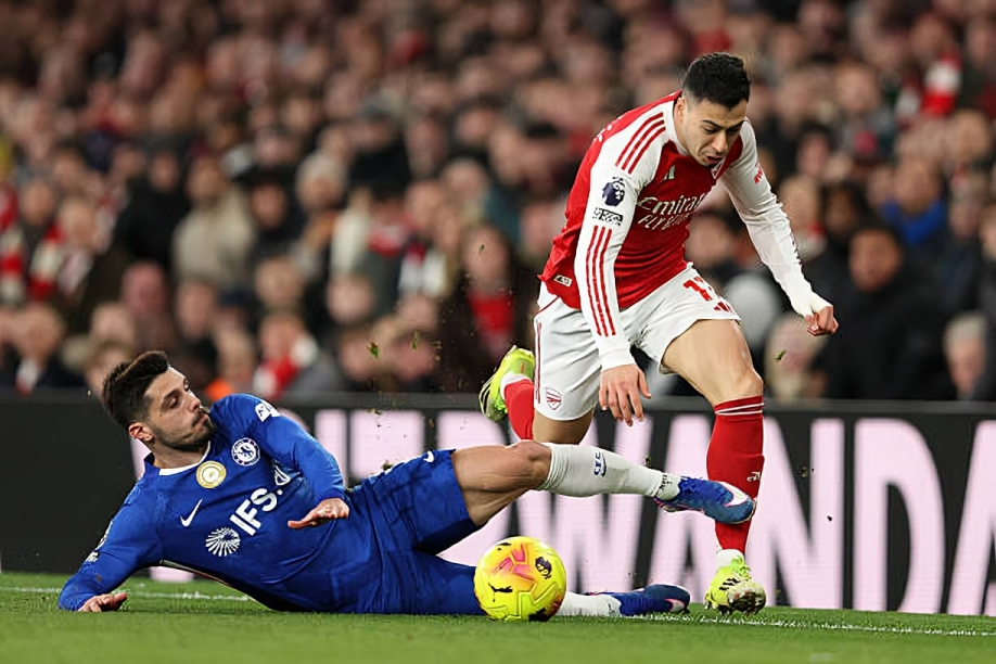 أرسنال يحسم ديربي لندن بالفوز على تشيلسي ويعزز قبضته على صدارة الدوري الإنجليزي